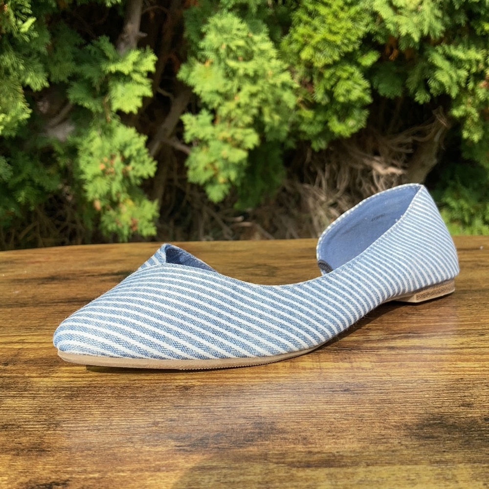 Gap Pointed Toe Half D’Orsay Striped Women’s Flats 
Size 9